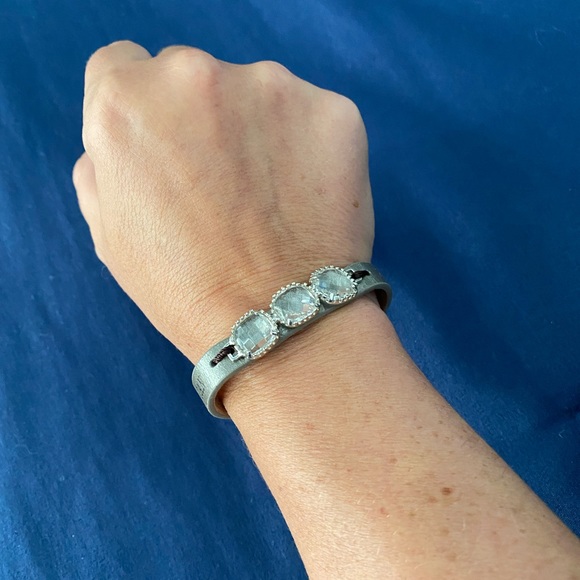 Good Works Make A Difference Leather Bracelet - Picture 7 of 7